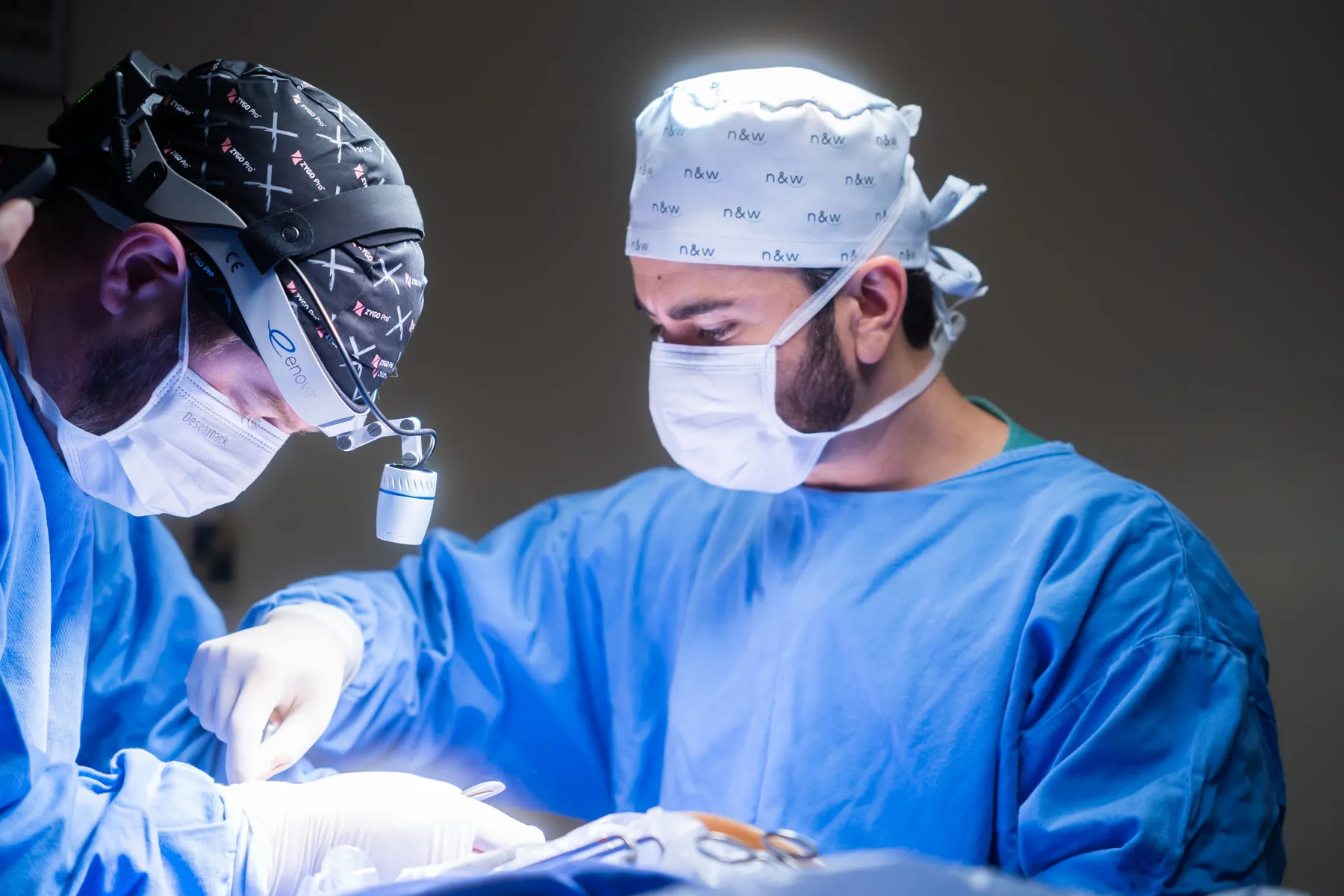 Cirurgia de implantes com a equipe do Dr. Fernando Giovanella
